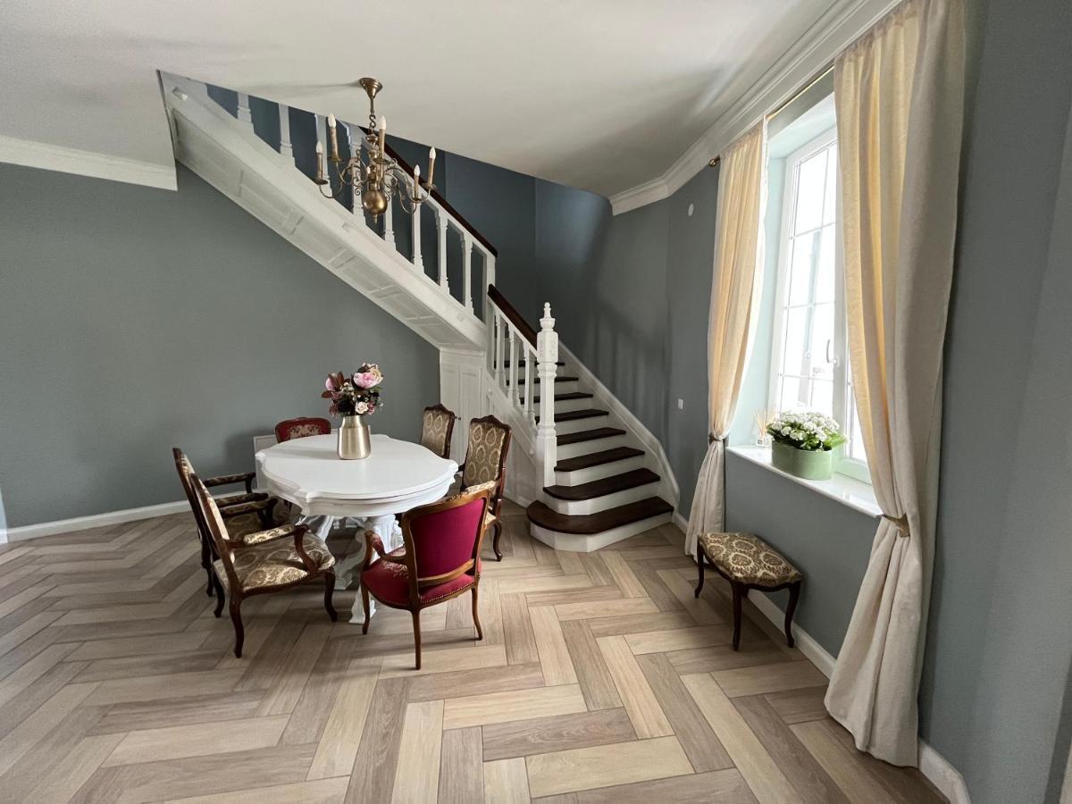 The Corner House Apartment Hunedoara Exterior photo