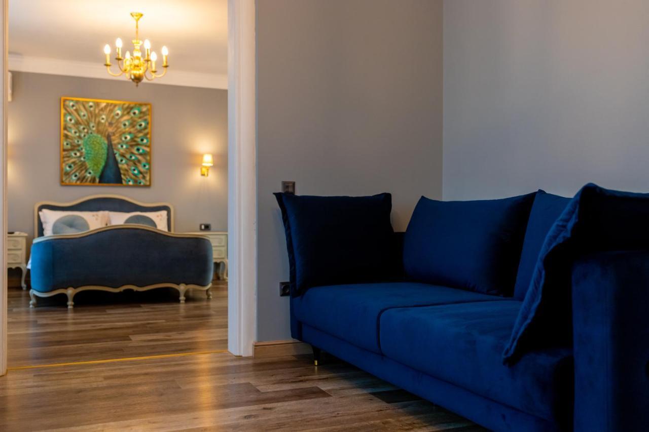 The Corner House Apartment Hunedoara Exterior photo
